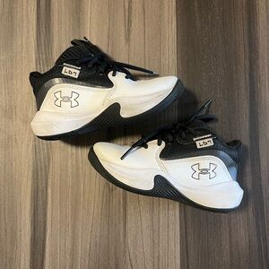 Under Armour Kids' Black and White Sneakers Sz 11